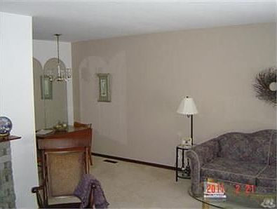 3rd image of 53 Old Mill Dr Unit 5