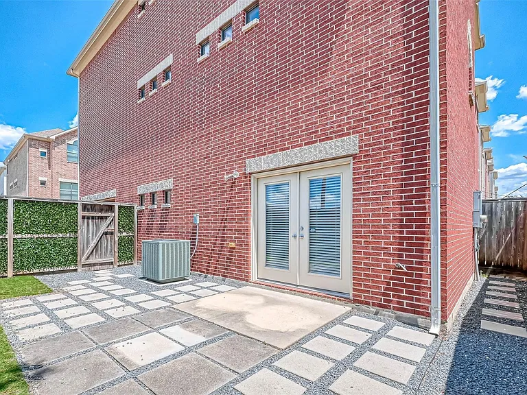 650 Westcross St #85 — Photo 29