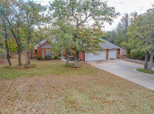 853 Liveoak Ln, Blanchard, OK 73010