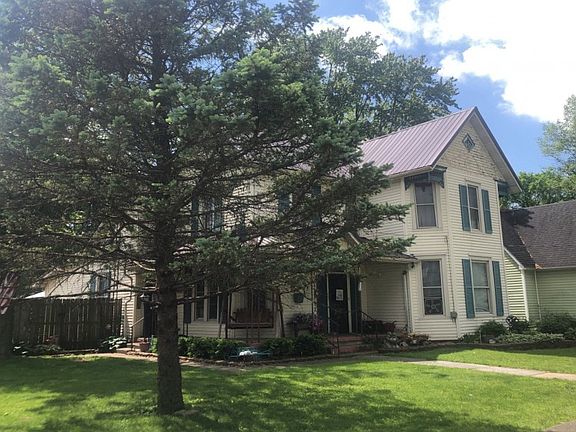 3rd image of 19 W College St