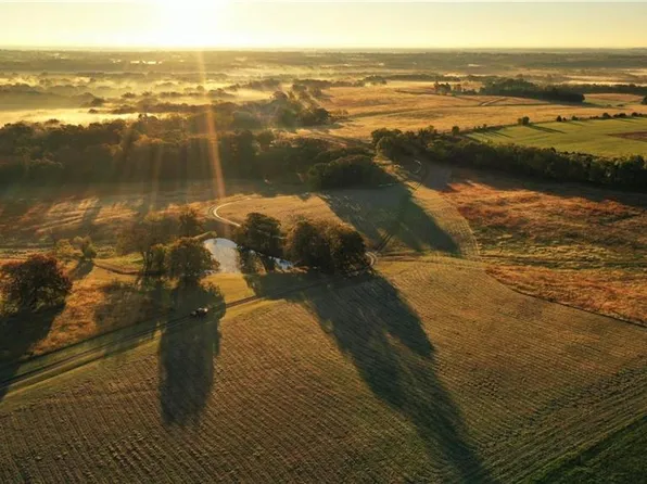 25987 W 215th St, Spring Hill, KS 66083