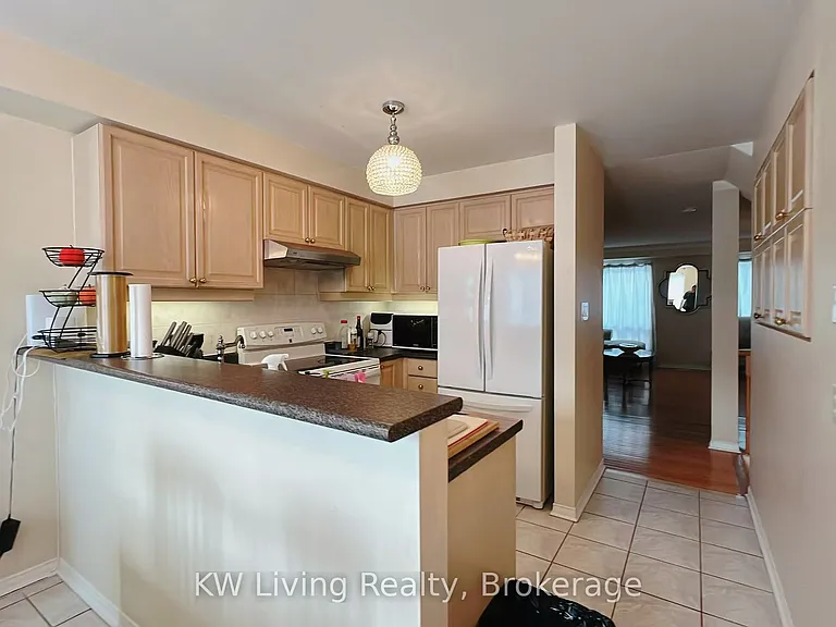 47 Vanity Cres — Photo 8