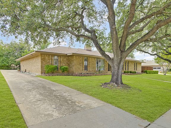 3rd image of 3320 Rolling Knoll Dr