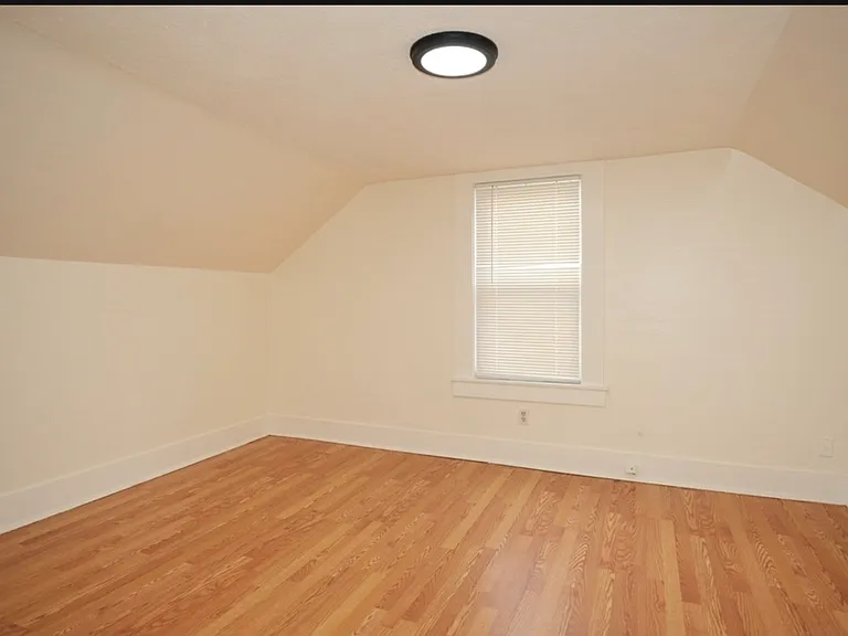 16 Front St #2 — Photo 9