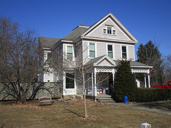 2nd image of 129 Grand St