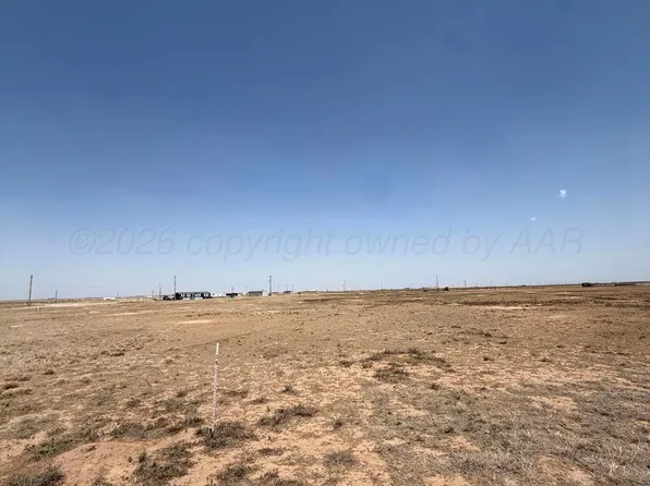 5697 Davis St, Channing, TX 79018
