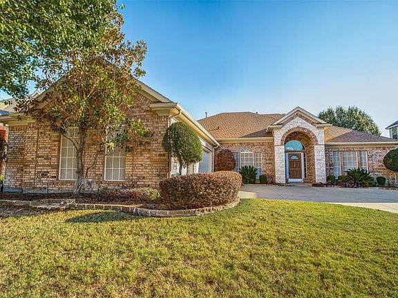 2nd image of 706 Walnut Hollow Dr