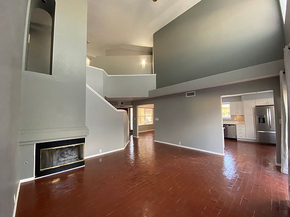 3rd image of 528 Seward Park Ave NE