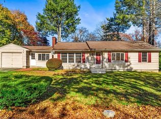 6 Arthur Rd, Andover, MA 01810