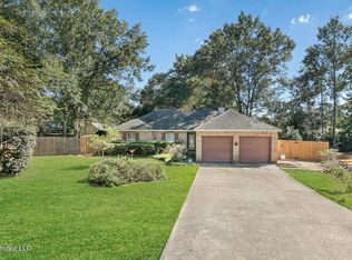 8878 Kipapa Ct, Diamondhead, MS 39525