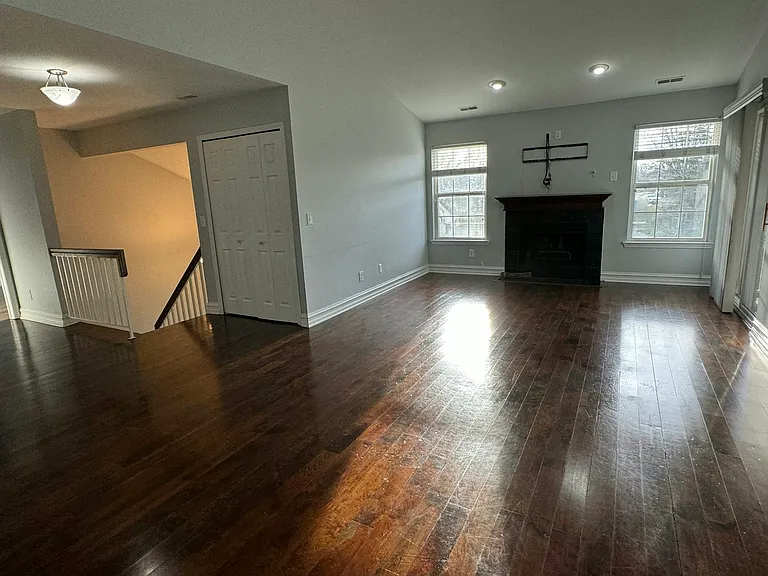 42891 Richmond Dr — Photo 19