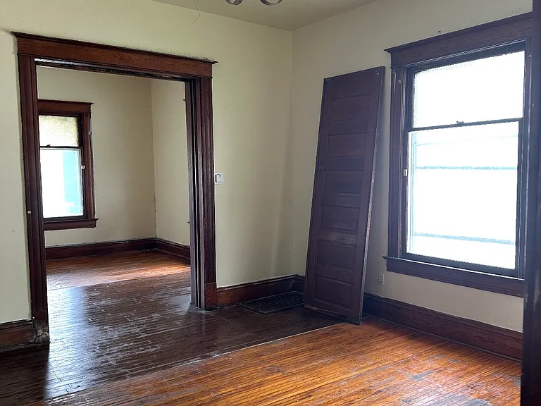 1143 E Cleveland Ave — Photo 5