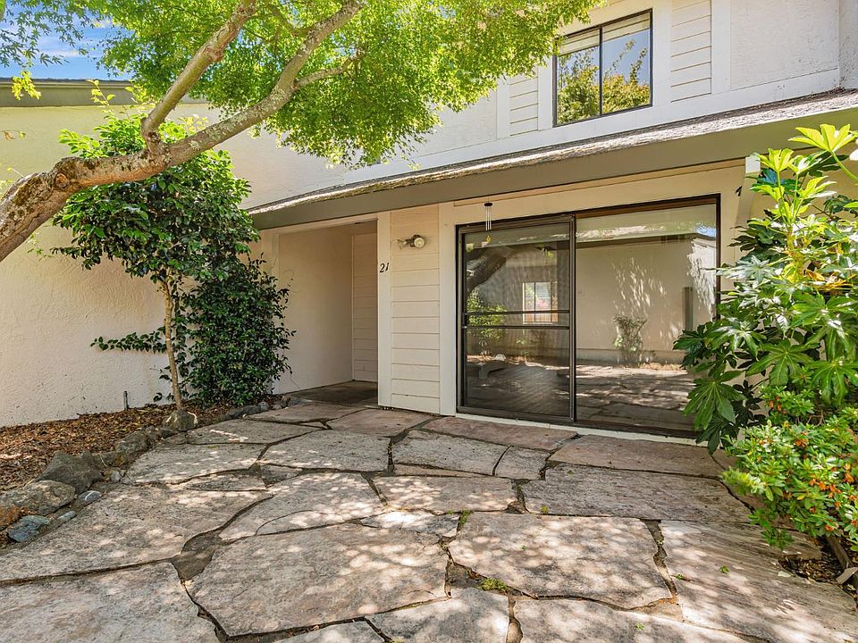 Lovley flagstone patio with maple tree