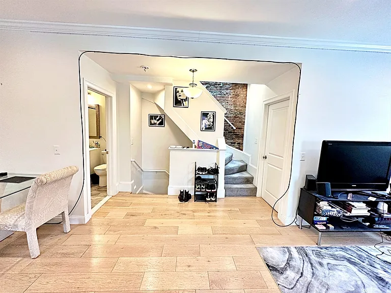 111 Maverick St #2 — Photo 3