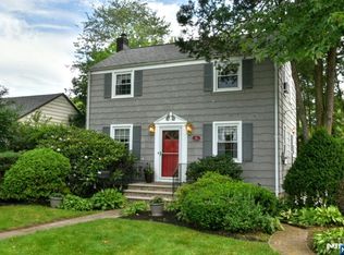 110 Waldwick Ave, Waldwick, NJ 07463