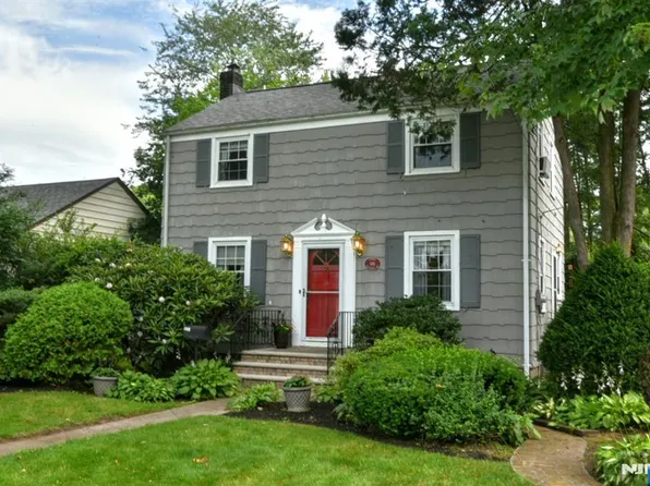 110 Waldwick Ave, Waldwick, NJ 07463