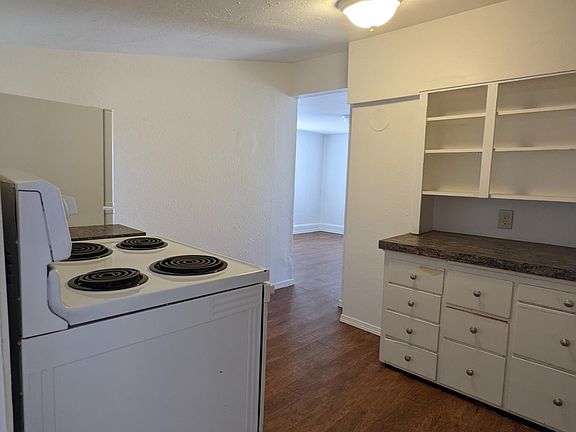 5th image of 1738 E Wellesley Ave