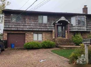108 Atlanta St, Bay Shore, NY 11706
