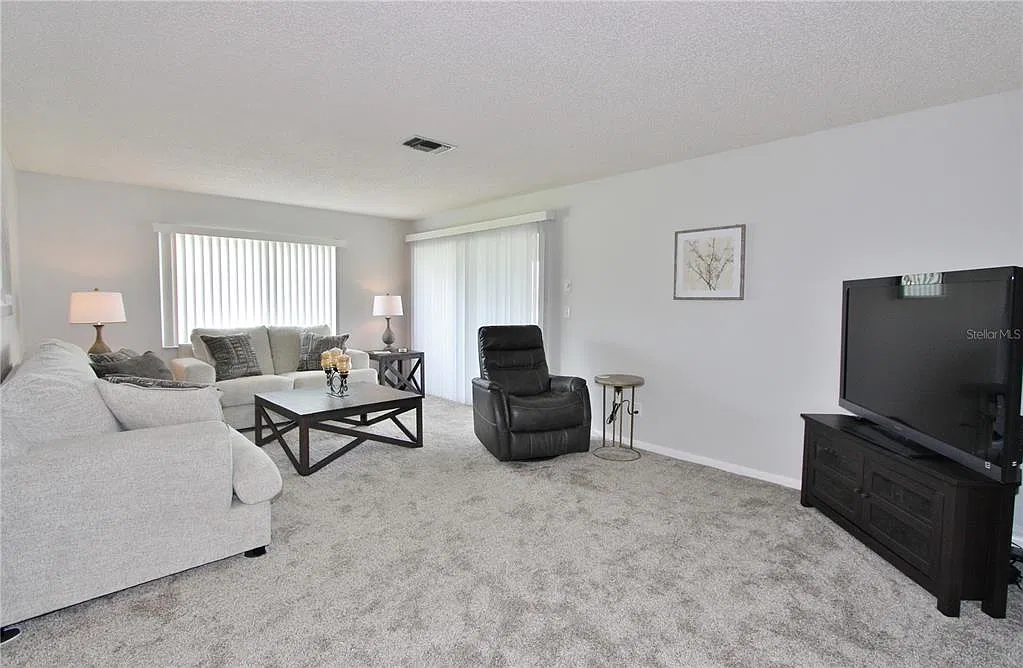 2 bed, 2.0 bath, 1148 sqft, $1,900 — Photo 2