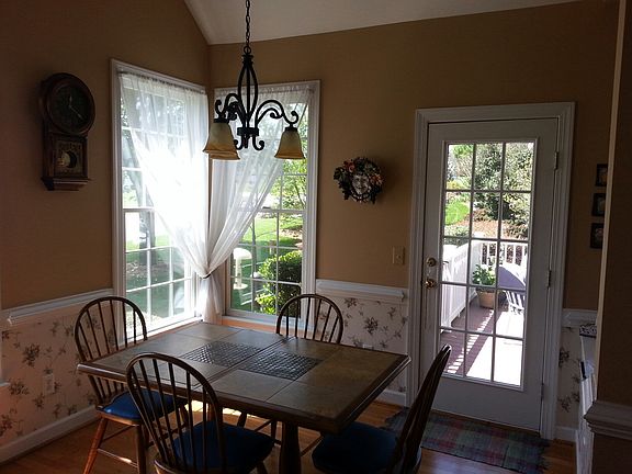 Breakfast nook