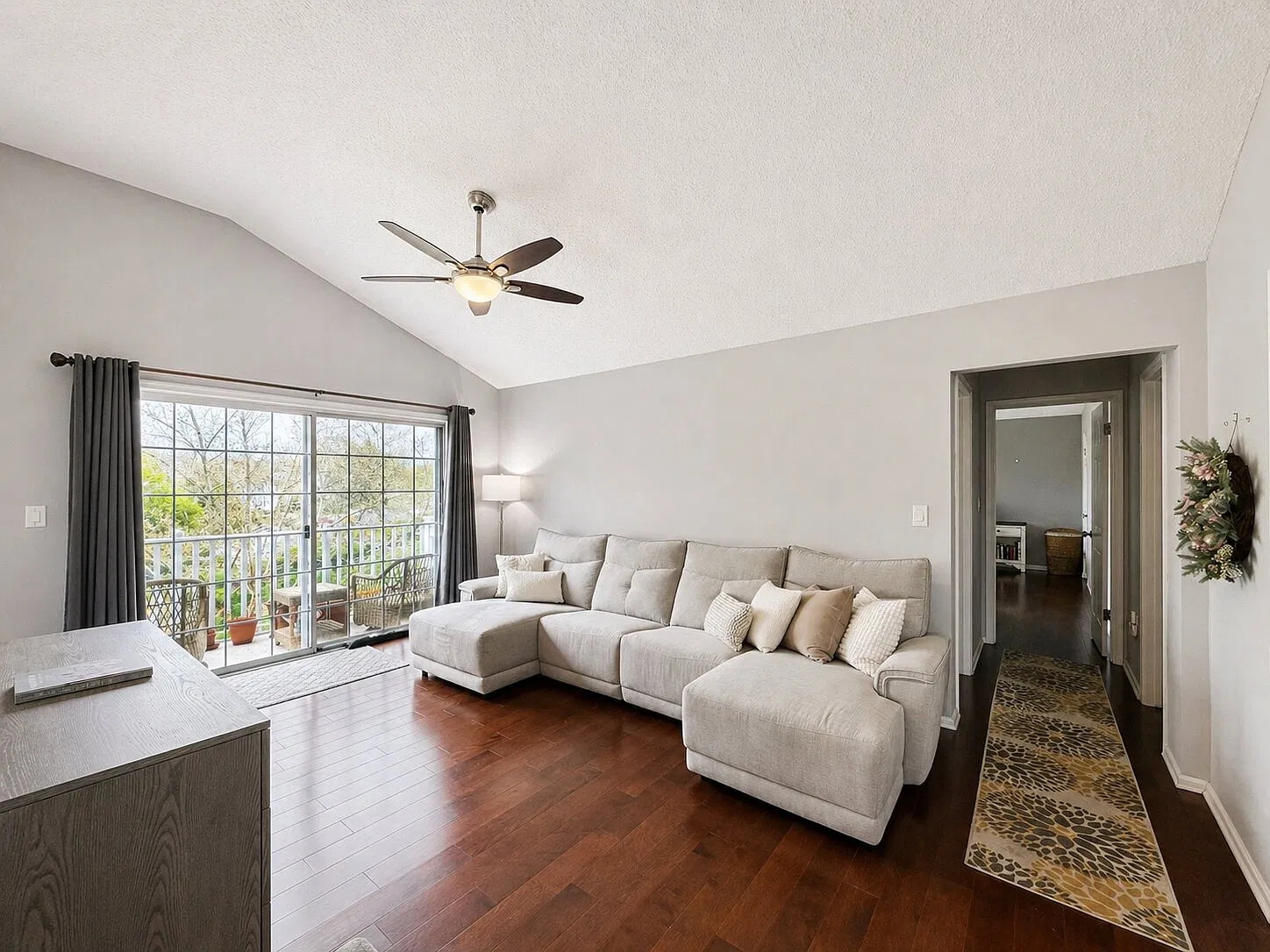 2 bed, 1332 sqft, $2,700 — Photo 3
