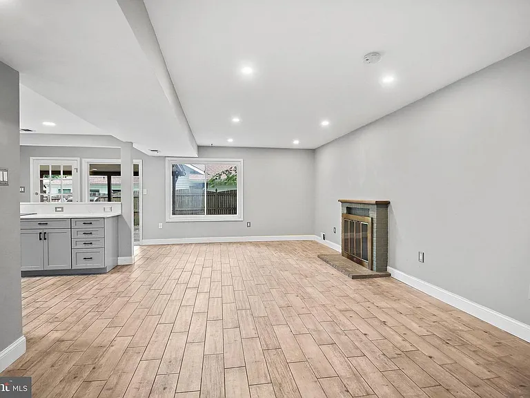 511 Avondale Dr — Photo 22