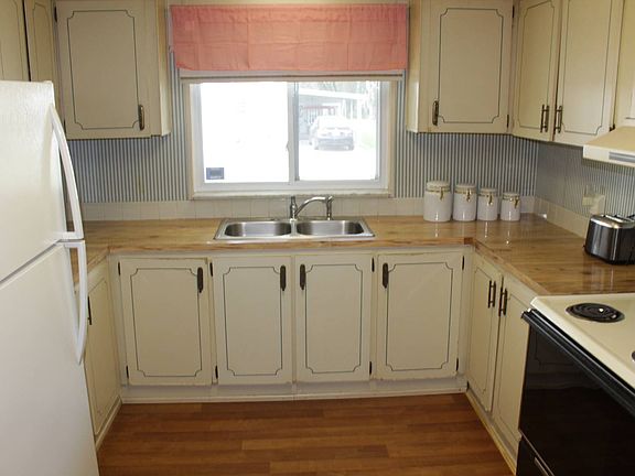 5th image of 3120 Blue Lagoon Dr