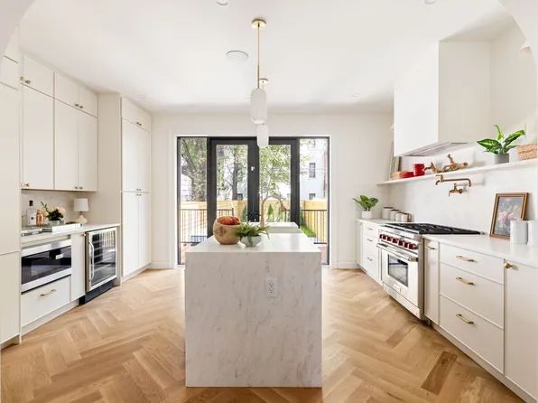 287 Midwood Street image 6 of 16