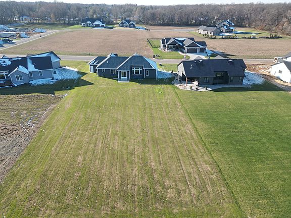 5th image of 53354 Winfield Ct