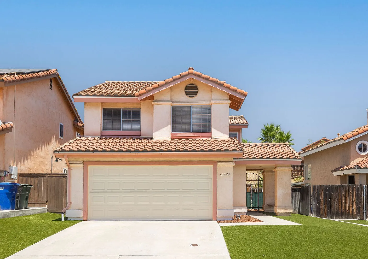 Spacious 3-Bedroom Home In the Community of Montecito, Rancho San Diego! — Photo 2
