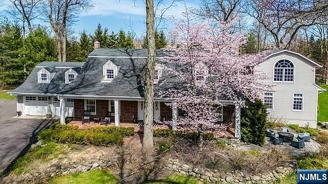 1st image of 202 Chestnut Ridge Rd