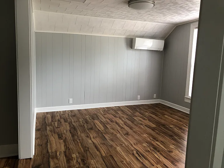 907 Court St #1 — Photo 4