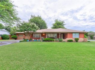 1500 W Walnut St, El Reno, OK 73036