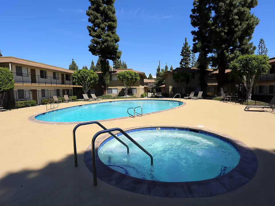 City Plaza Apartments