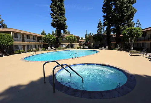 City Plaza Apartments Photo 1
