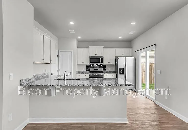 844 Lilyford Ln — Photo 13