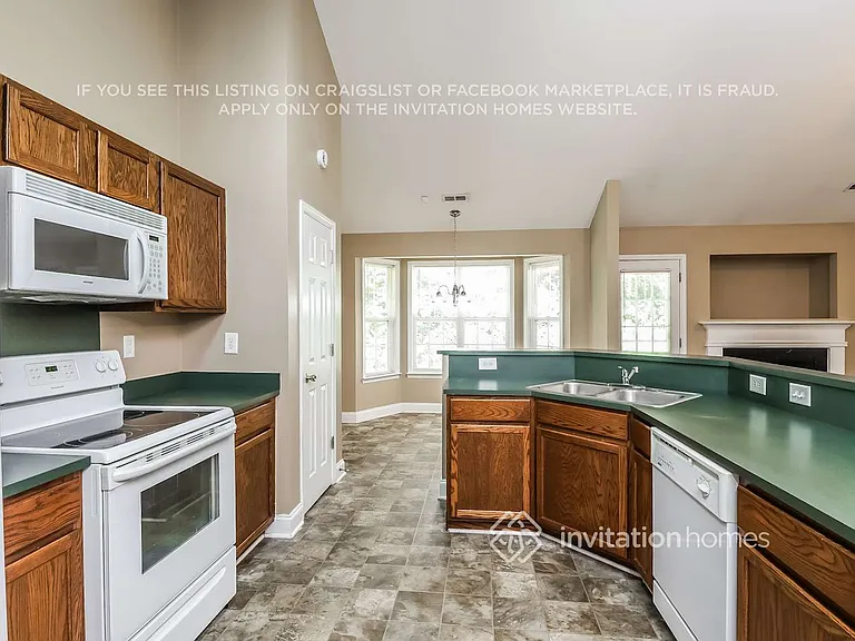 2730 Stagbuck Dr — Photo 7