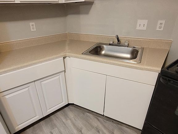 2nd image of 1253 Pierce St #1253