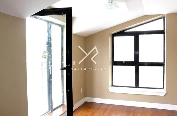 Rented by Yaffa Realty LLC | media 28