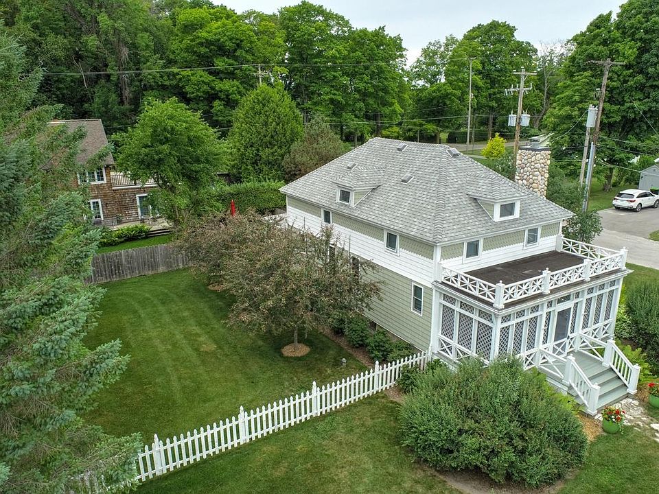 402 S Main St, Leland, MI 49654 MLS 1909900 Zillow