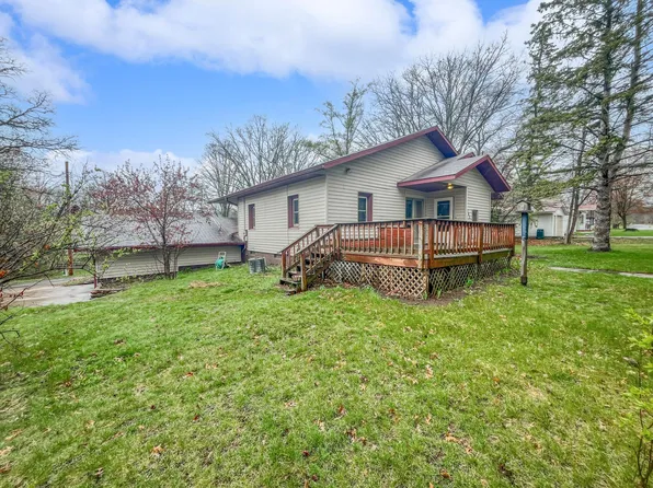 703 Myra St, Spooner, WI 54801