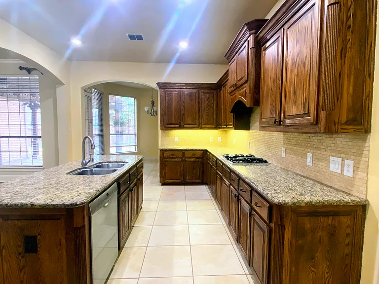 11563 Avondale Dr — Photo 6