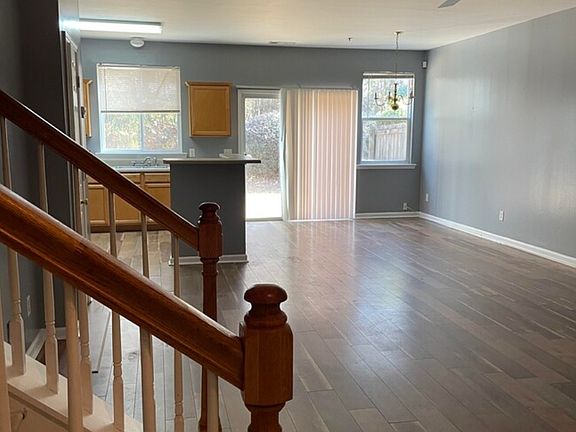 3rd image of 106 Ellis Dr #1