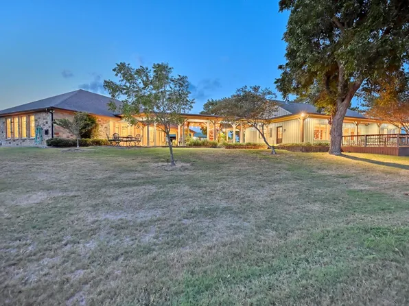 7940 Minarcik Rd, New Ulm, TX 78950