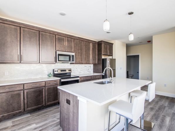 126 Main St #984A7E0BD