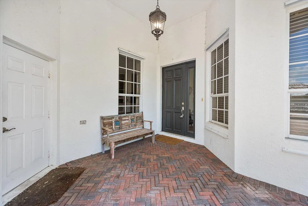 3 bed, 3.0 bath, 2034 sqft, $17,000 — Photo 4
