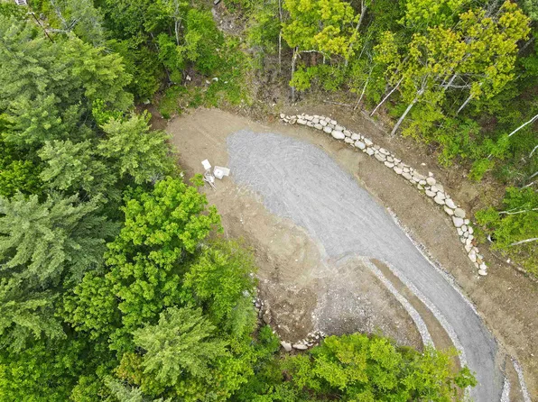 21-2 Leach Hill Road, Goffstown, NH 03045
