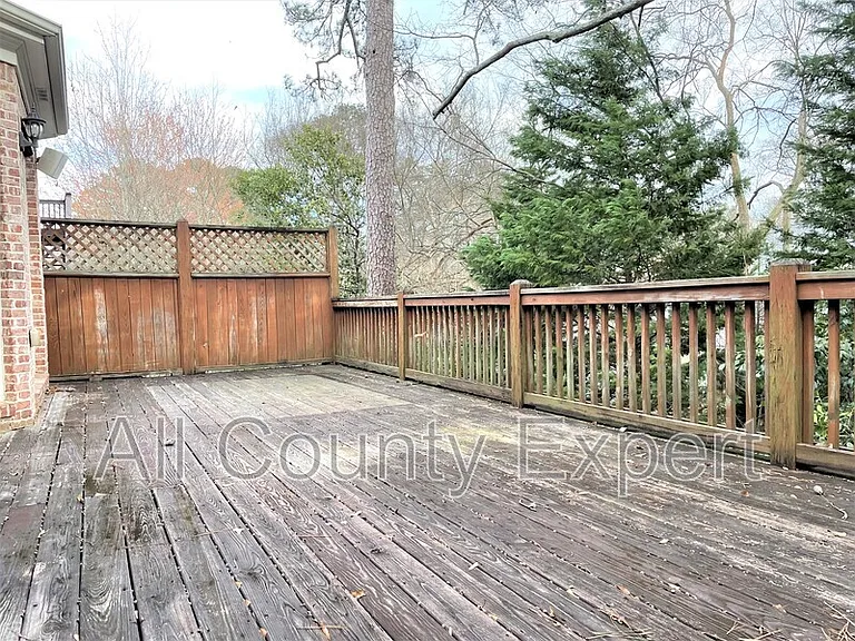 895 Lenox Ct NE — Photo 28