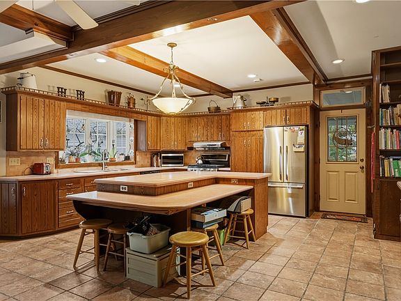 5th image of 71 Olcott Rd N