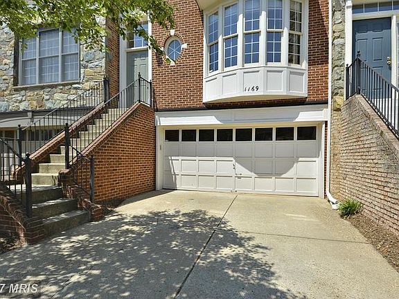 2nd image of 1169 Regal Oak Dr